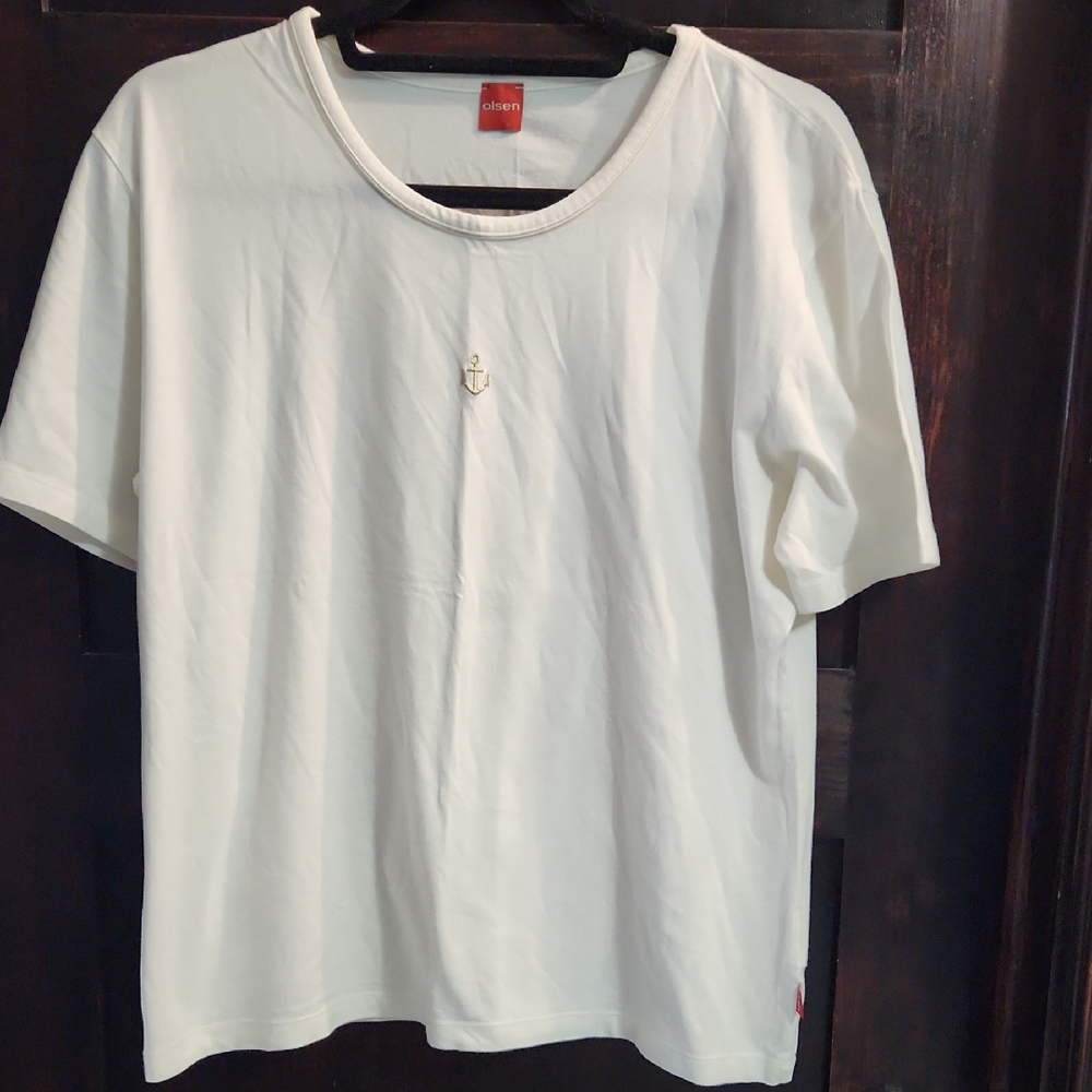 Olsen White Short Sleeve Tee with Anchor Emblem
